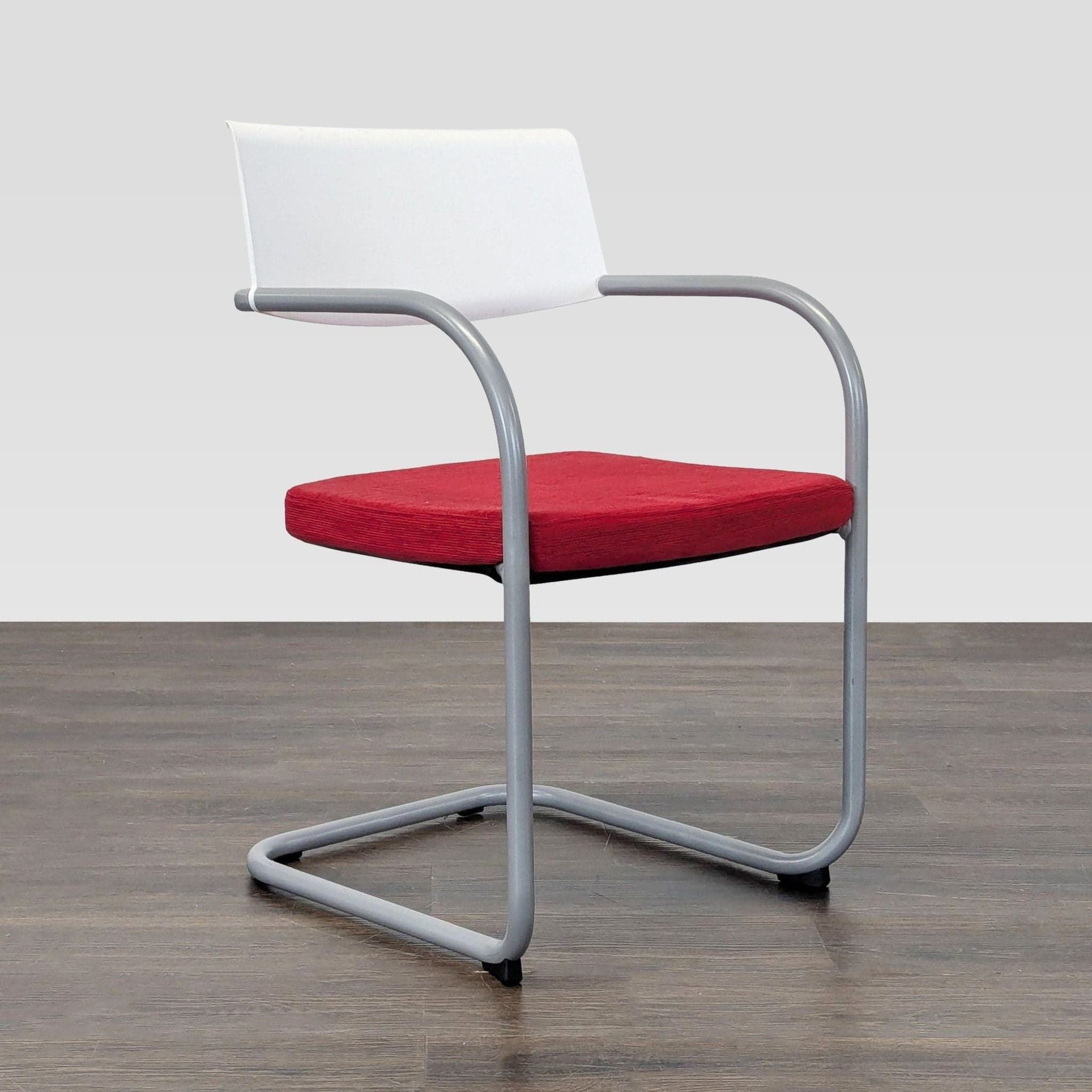 Knoll Moment Armchair