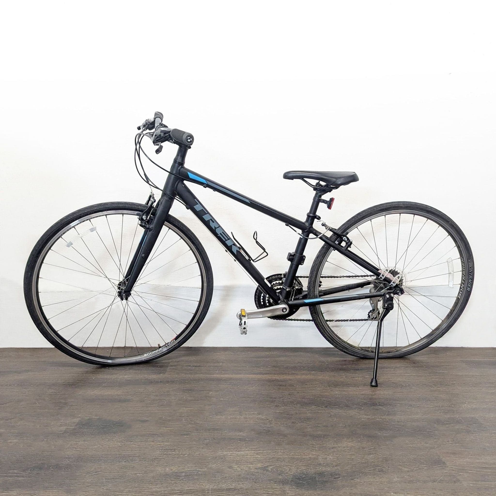 Trek Hybrid Outdoor Bike – Lightweight, Reliable, Ready to Ride!