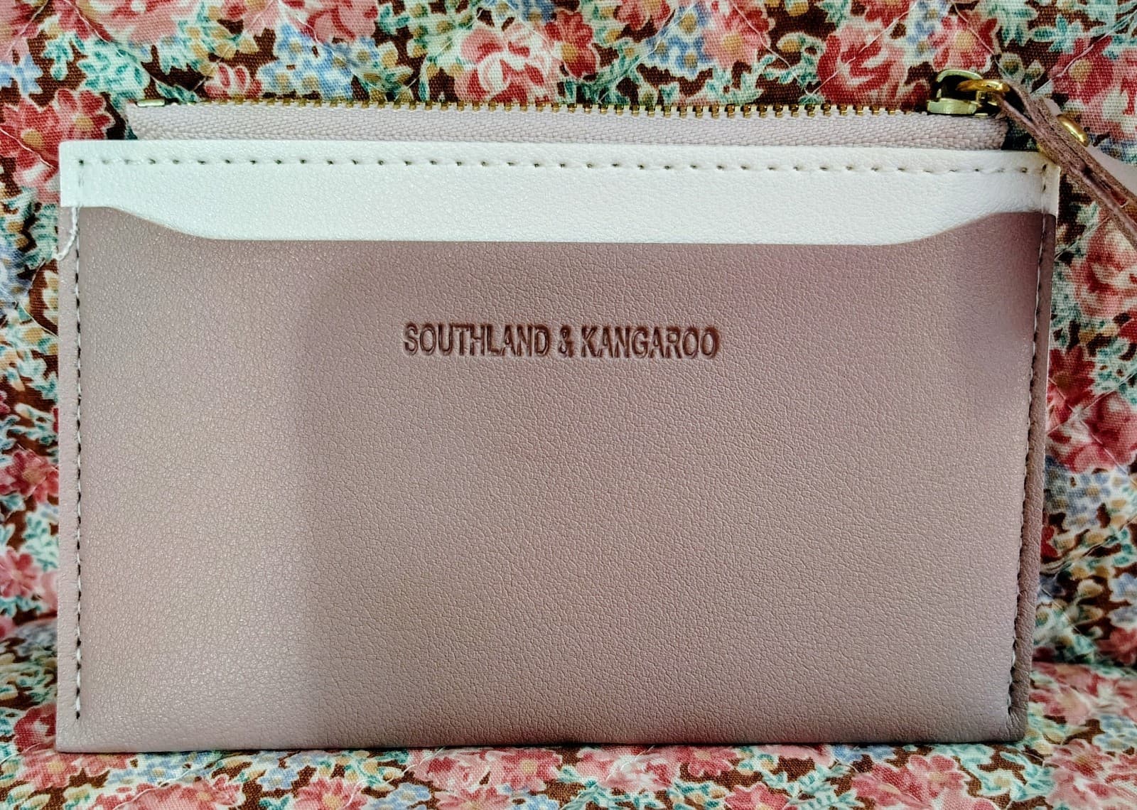 NWOT Southland & Kangaroo wallet Card Holder