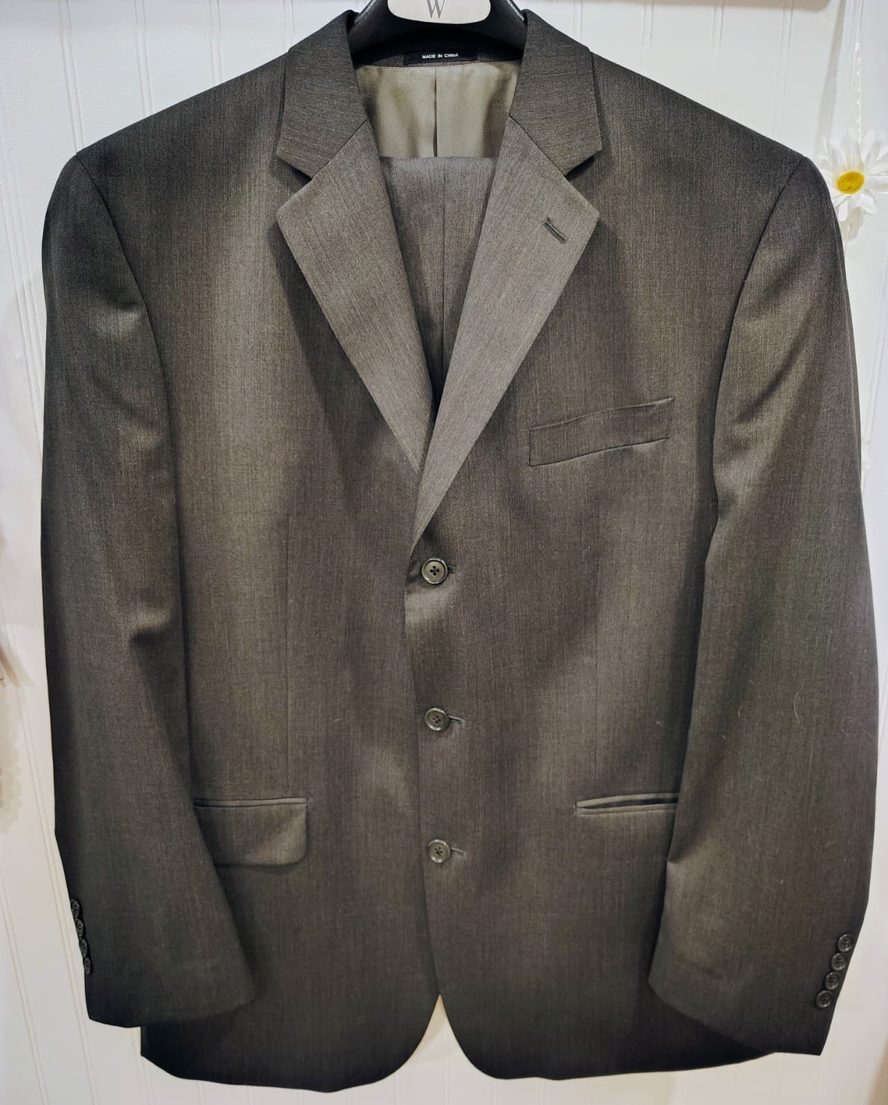Calvin Klein Men’s Lined Suit 42R Jacket/36R Pants, EUC, Worn Once