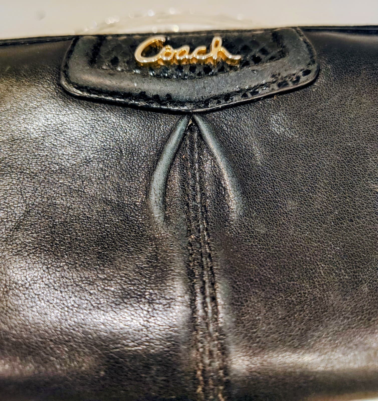 Coach Ashley Black Leather Accordion Zip Around Wallet EUC 2010