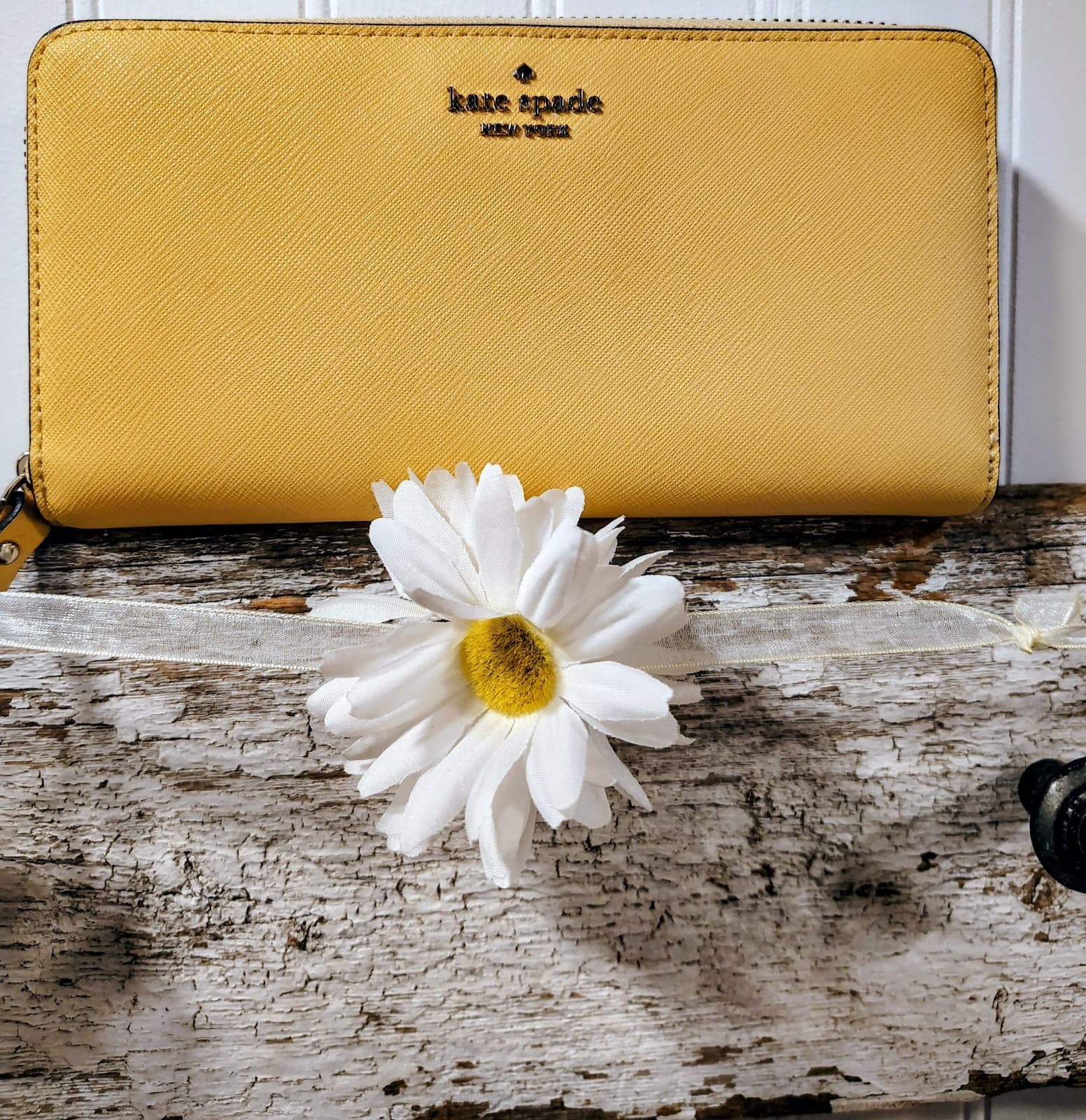 Kate Spade Yellow Leather Zip Around Wallet NWT $229