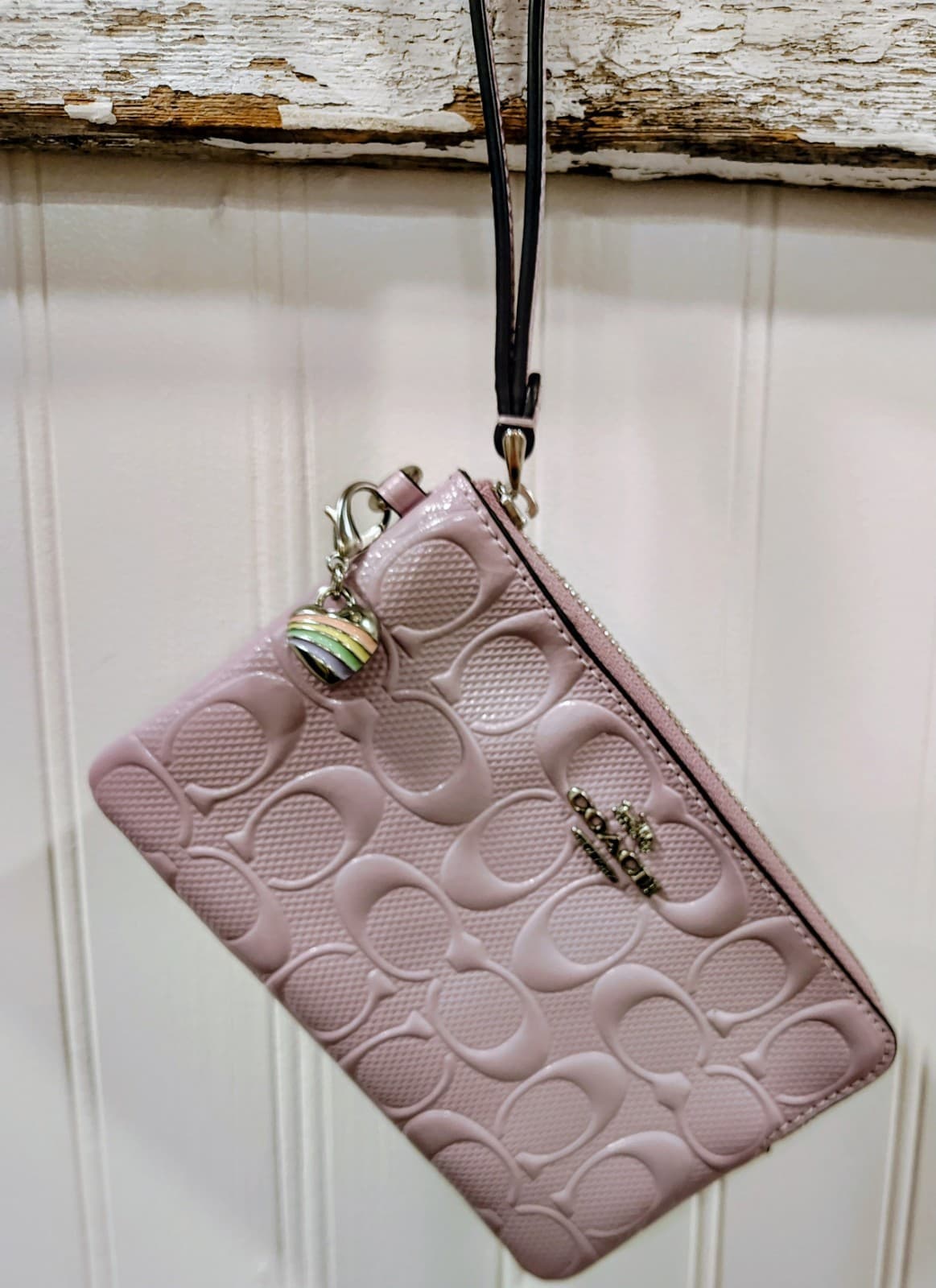 NWOT Coach Corner Zip Wristlet Signature Patent Leather Heart Charm Lavender