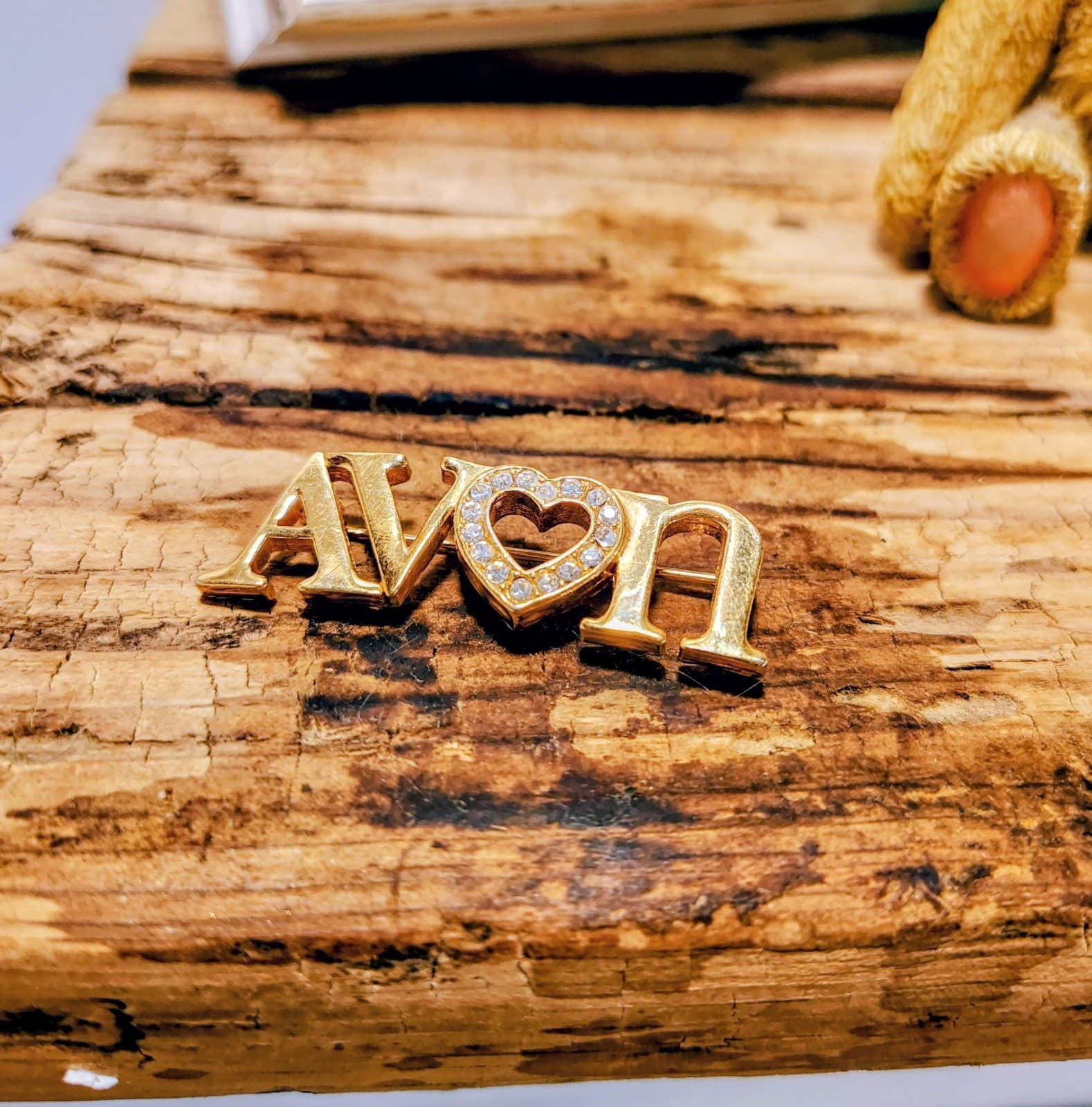 Avon Word Letters Crystal Rhinestone Heart Center Gold Tone Metal Pin Brooch