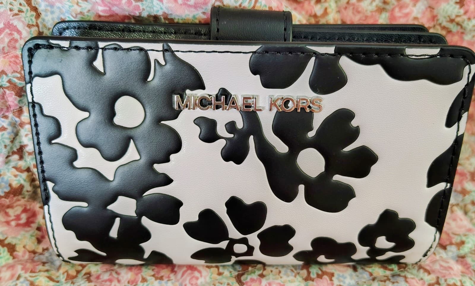 NWOT Michael Kors Black White Wallet MSRP $278
