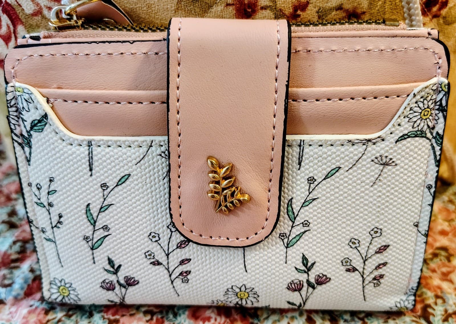 NWOT Floral Bifold Wallet RFID Blocking