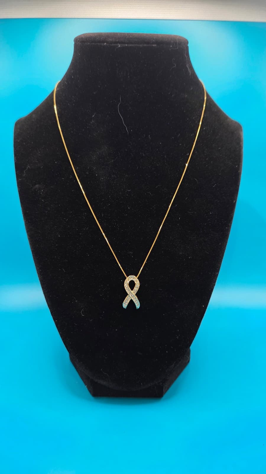 10k Gold necklace with 10k gold and diamond pendant