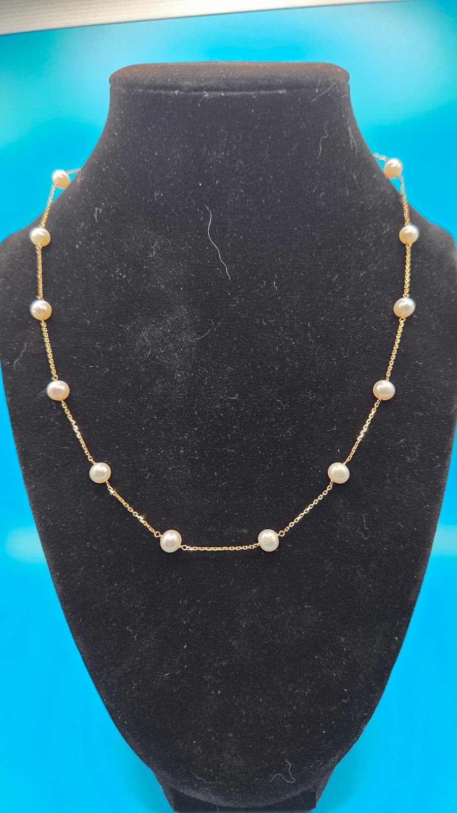 Solid 14k Gold & Peal necklace