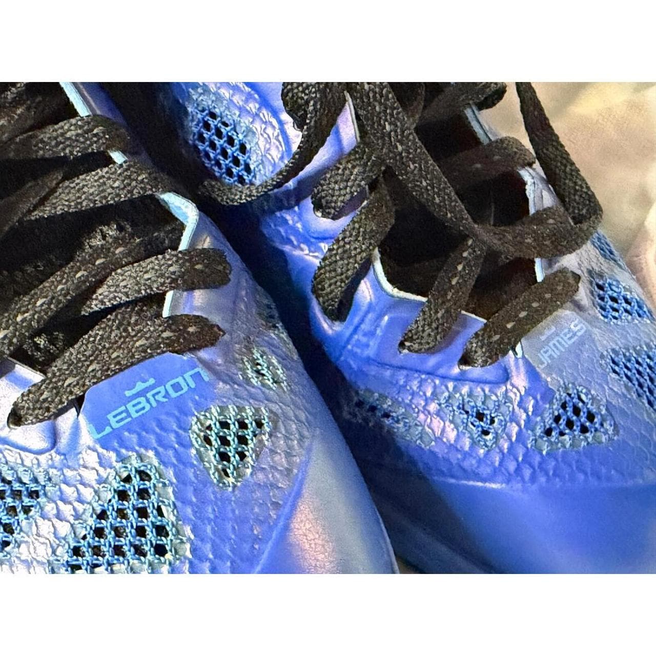 Nike LeBron James Blue Basketball Shoes - Size 8.5, Excellent Condition