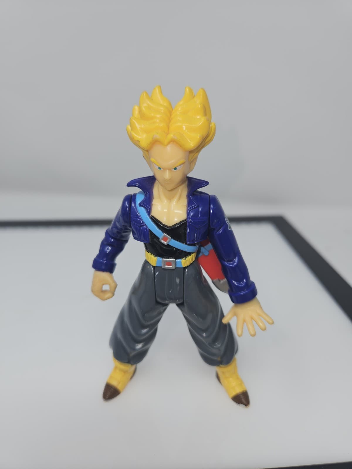 Dragon Ball Z 2000 B.S. / S.T.A Super Saiyan Trunks Action Figure