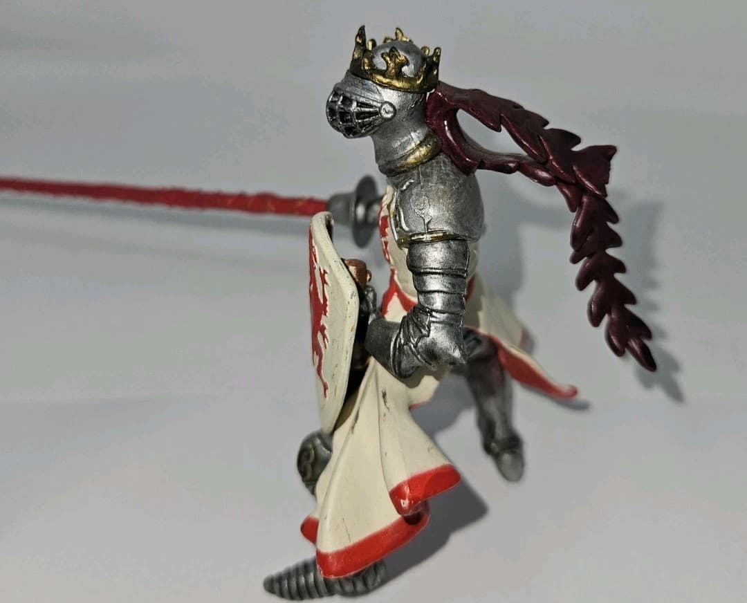 2006 Papo Knight & Castles Red Dragon Knight with Jousting Lance Free Ship