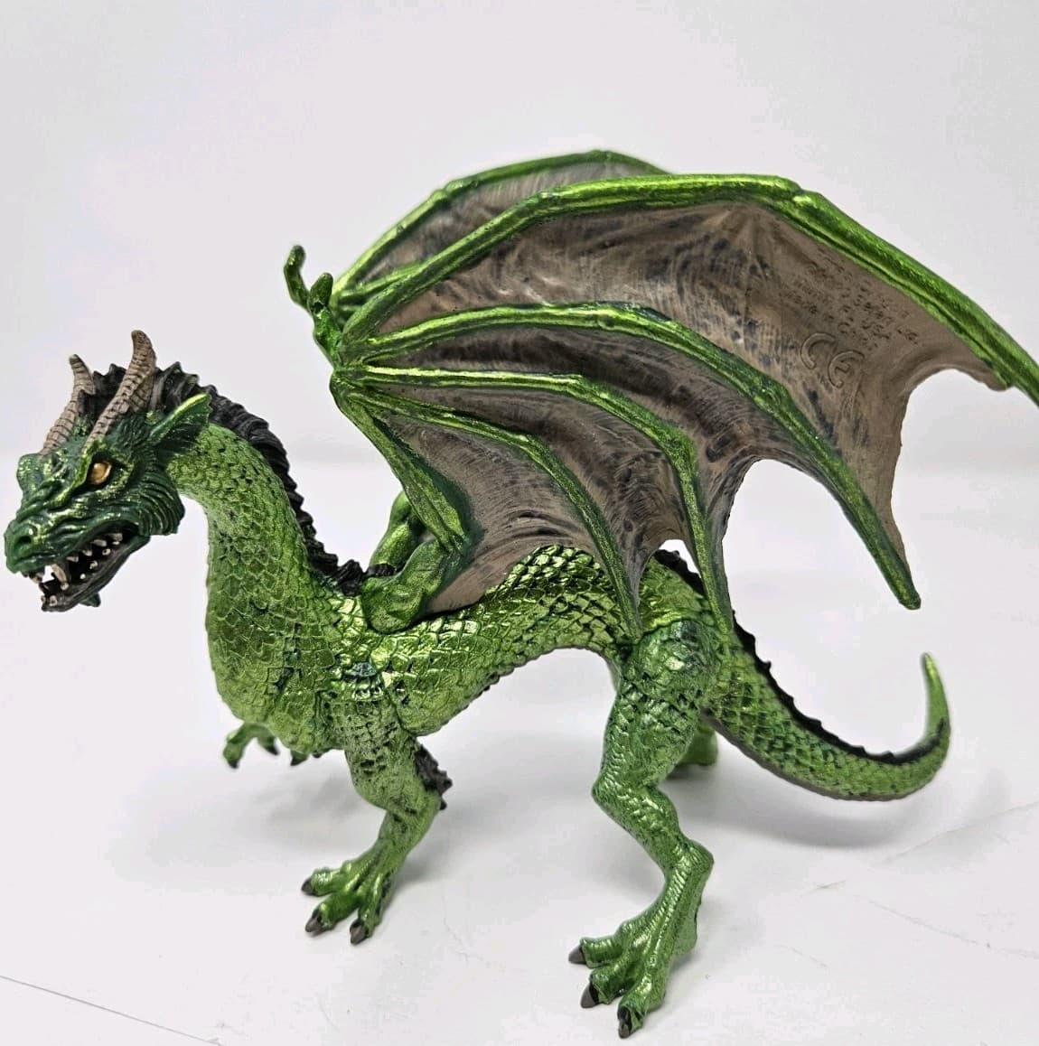 Vintage 2010 FOREST DRAGON Fantasy Plastic Collector Figure SAFARI Ltd Toys