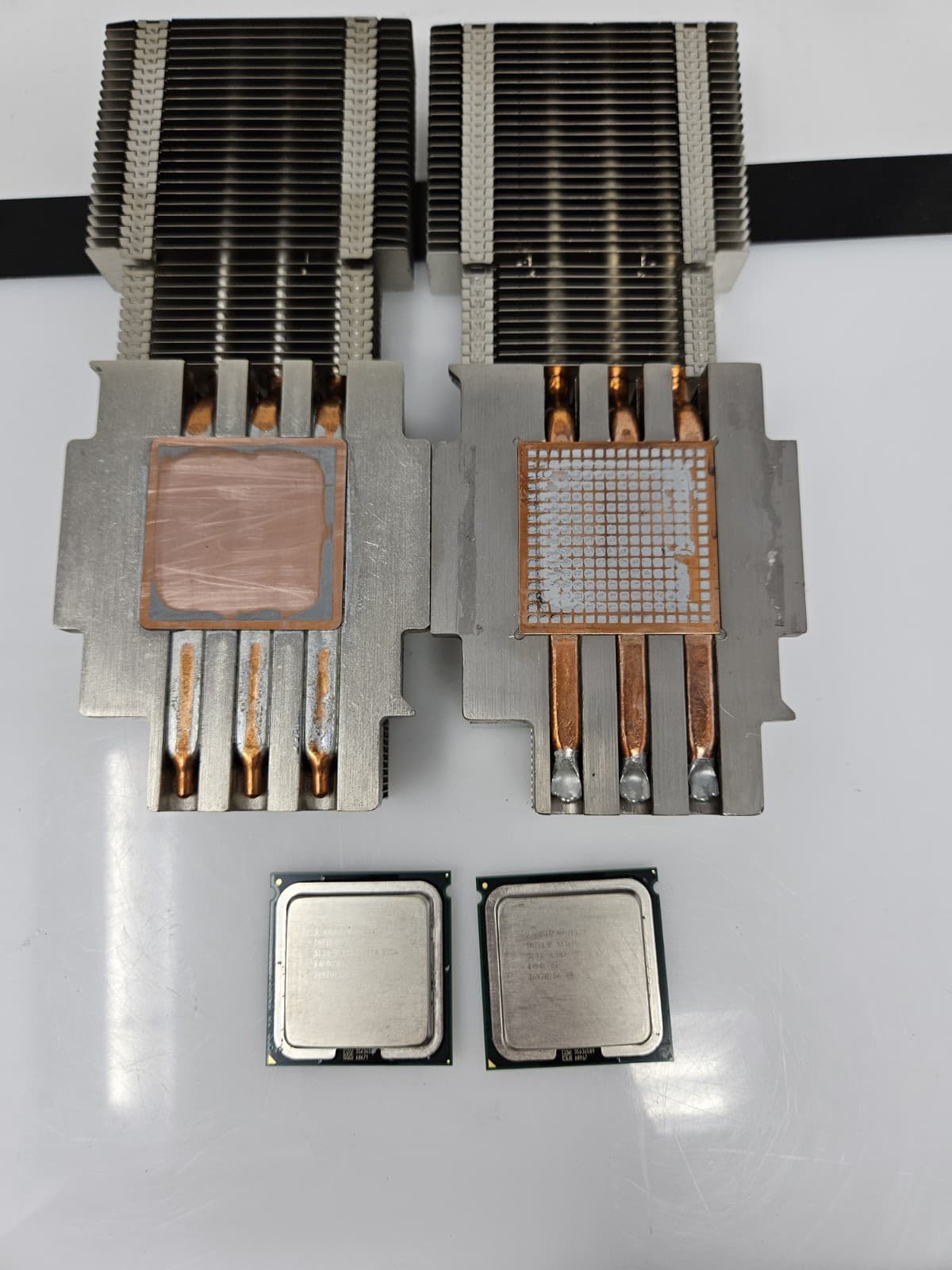LOT of 2 Intel Xeon Processor 5130 SL9RX 2GHz 4M 1333 LGA771 W/Heatsink