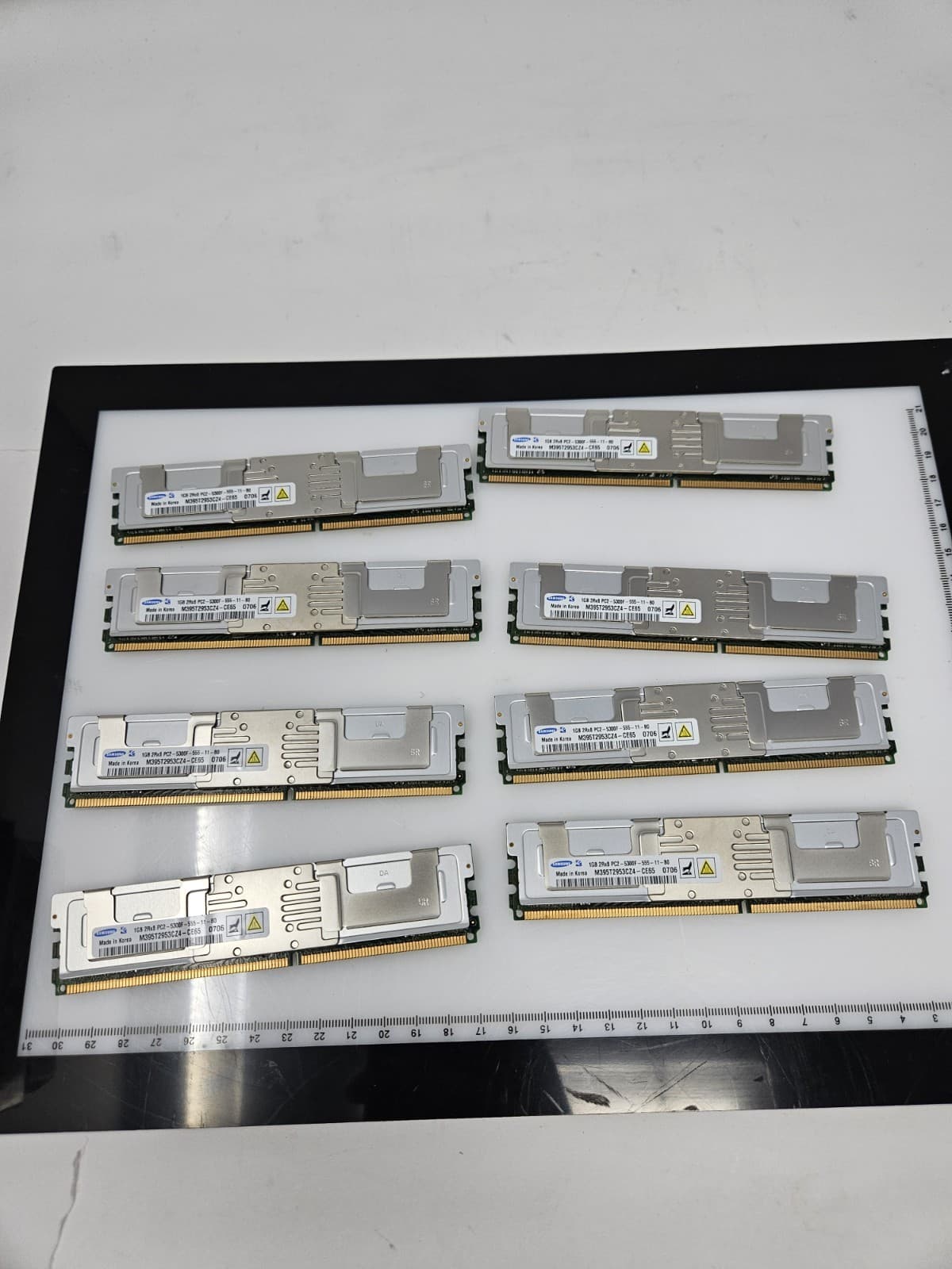 Samsung M395T2953CZ4-CE65 - Lot of 8 - 1Gb shielded Server RAM