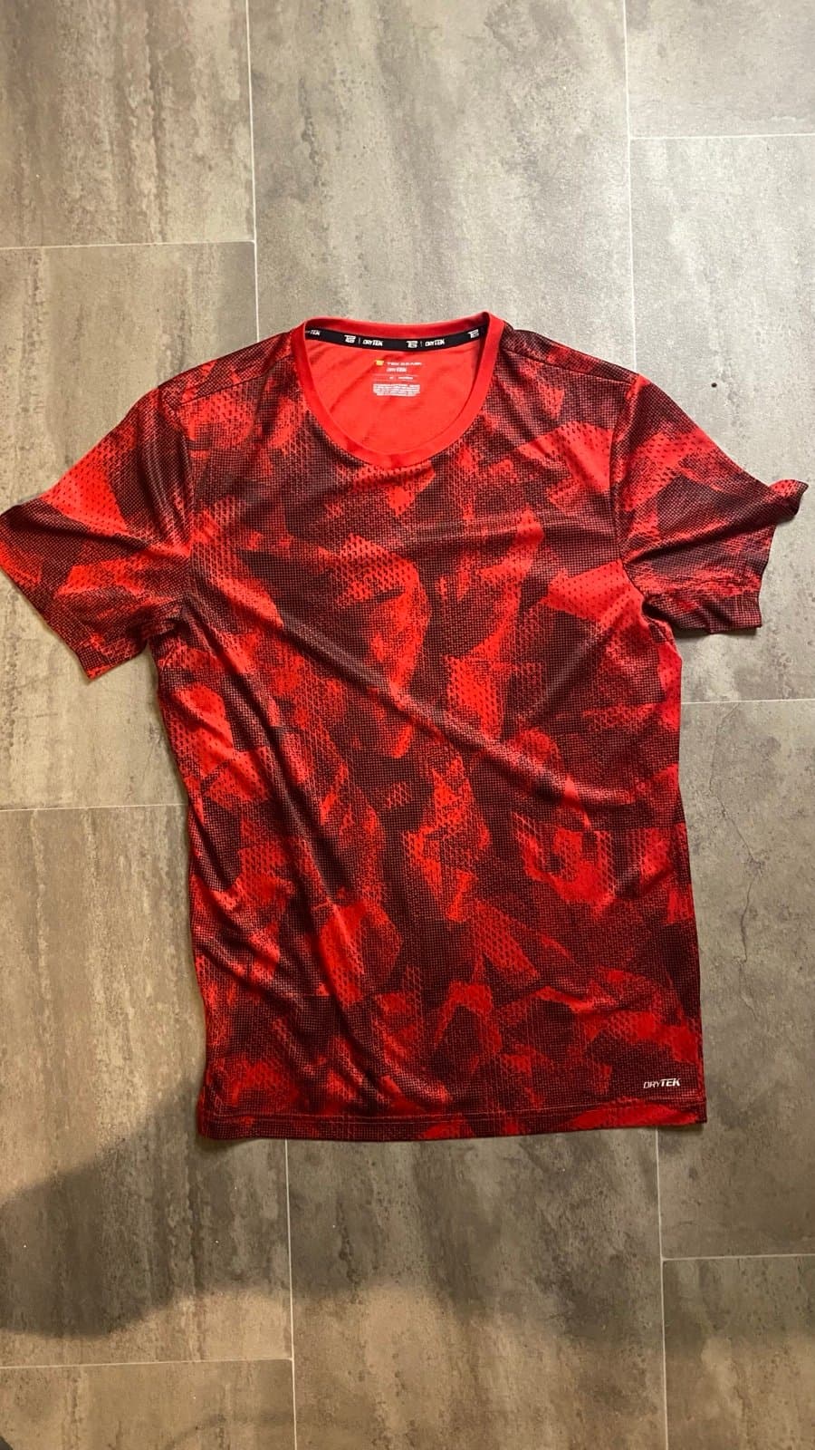Red and black Tek gear medium