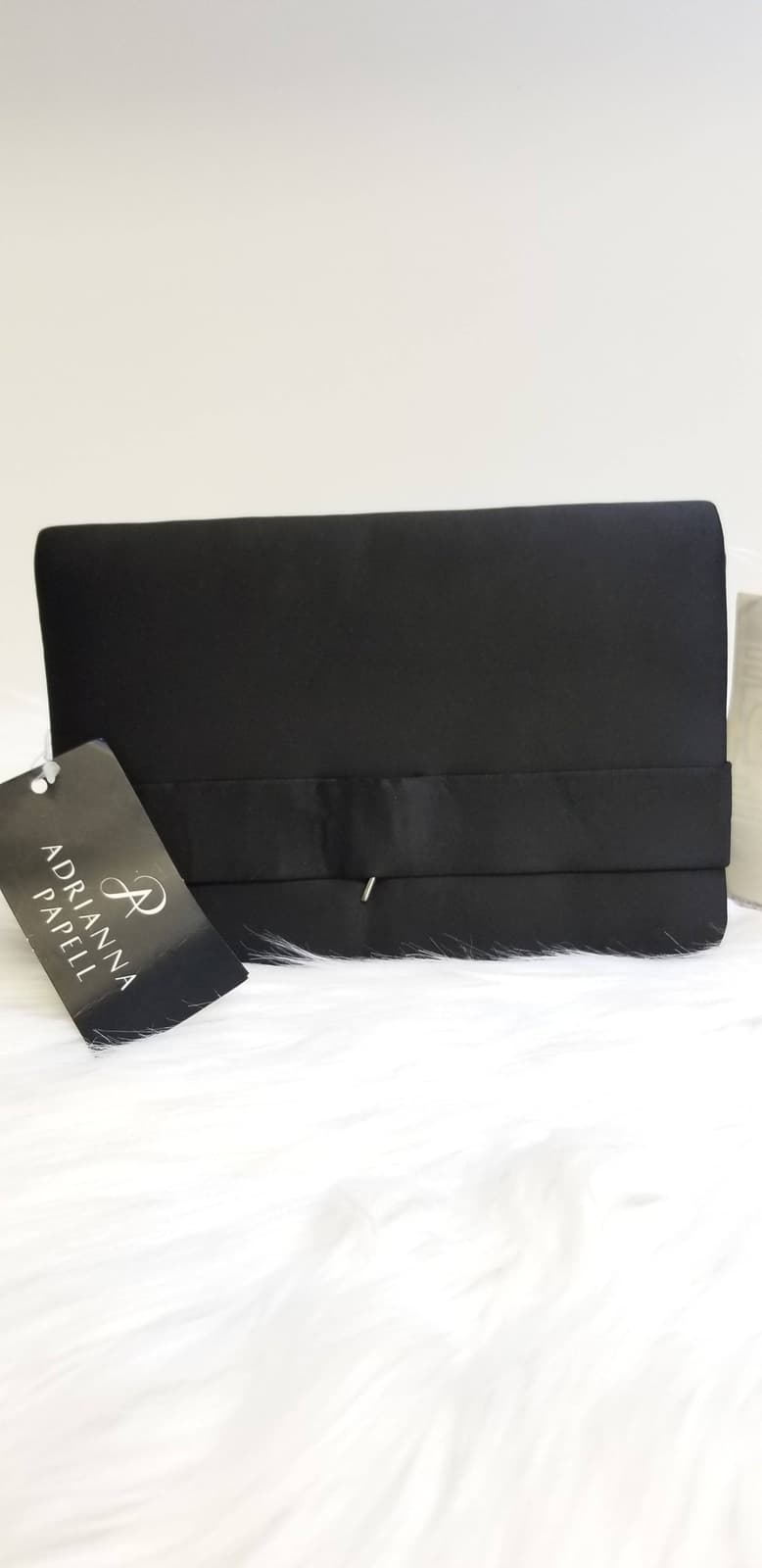 Adrianna Papell Clutch (Shelf Pull)