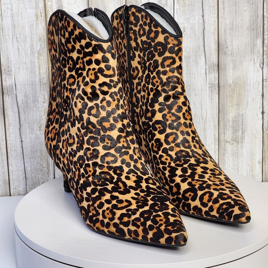 NEW - On 34th Aatira Leopard Tulip Booties - Size 7 M