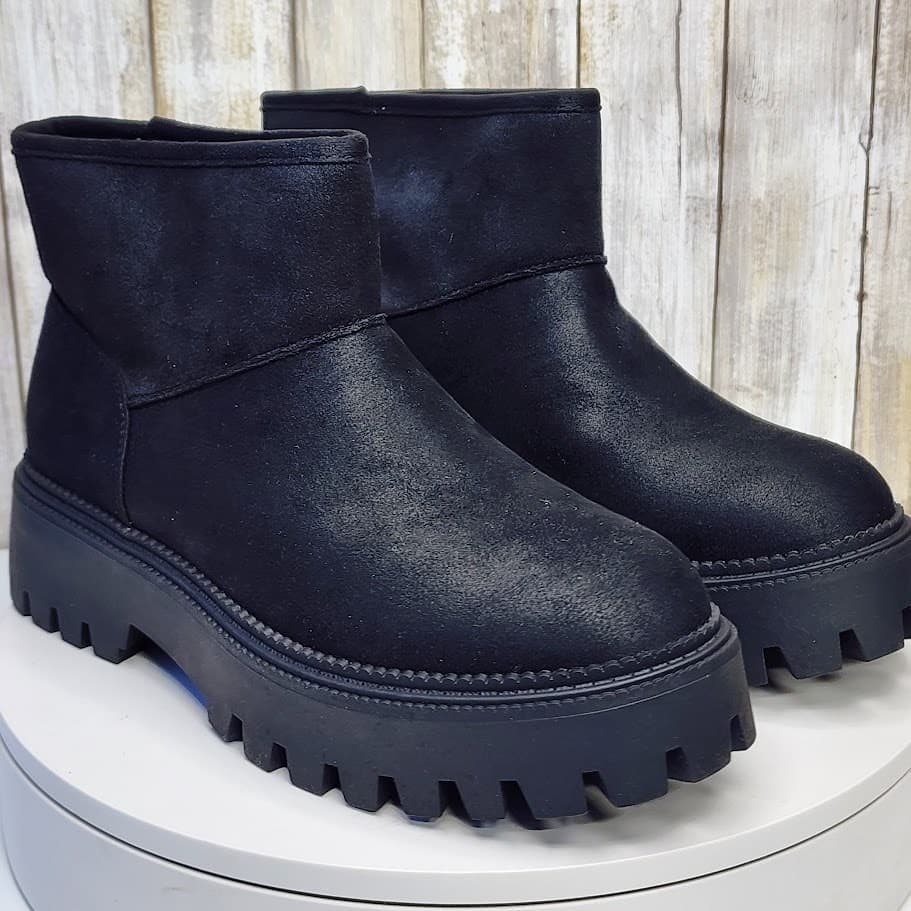 NEW - DV Dolce Vita Women's Lonny Cozy Platform Lug Booties - Size 9.5