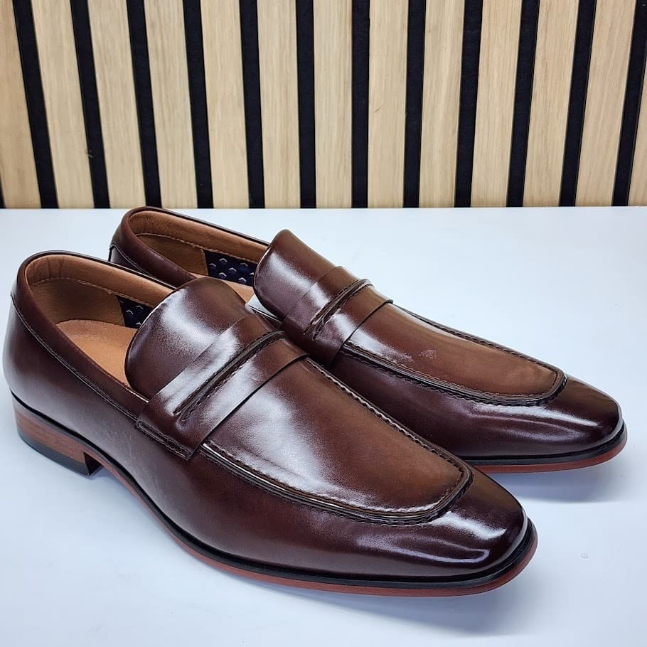 NEW - Tommy Hilfiger Steran Men’s Brown Loafers Slip On Dress Shoes - Size 9M