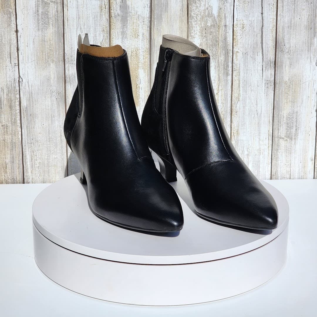 NEW - Clarks Women's Collection Kepley Erin Booties - Size 8.5 M - Color Black
