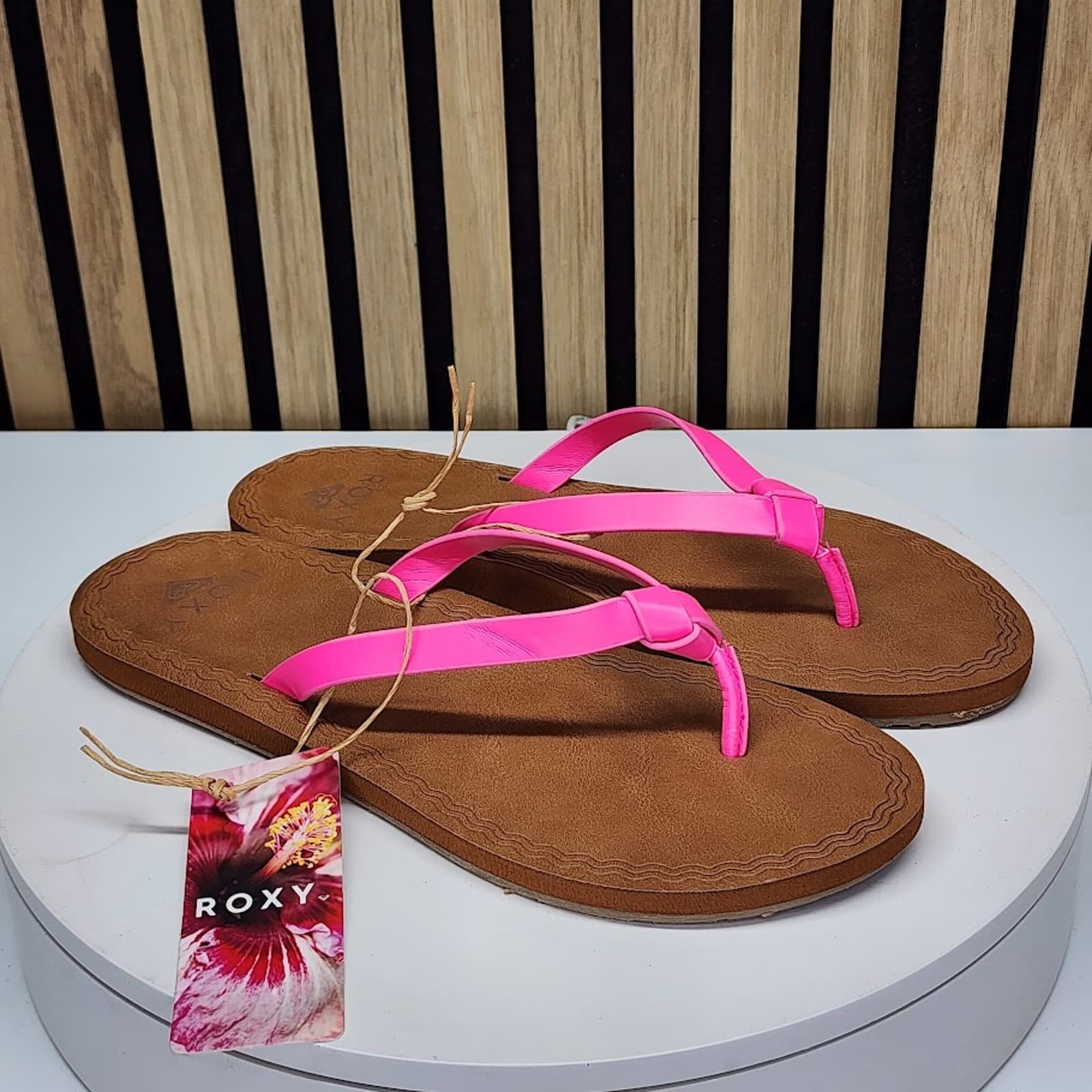 NEW - Roxy Luv Me Knot Women’s Flip Flop Sandals Platform Casual Size 11