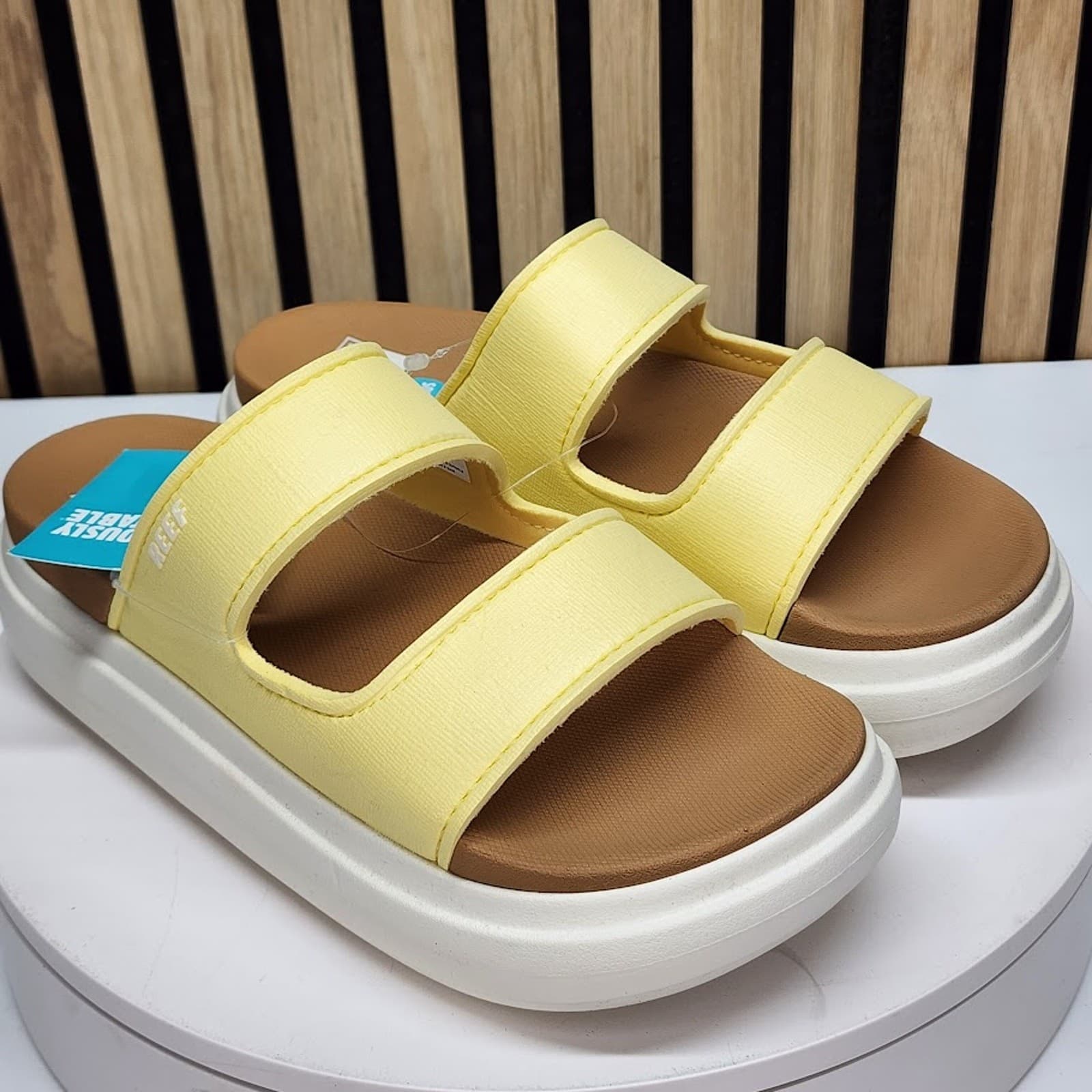 NEW - REEF Cushion Bondi 2 Bar Women’s Platform Sandals Pale Banana Size 10