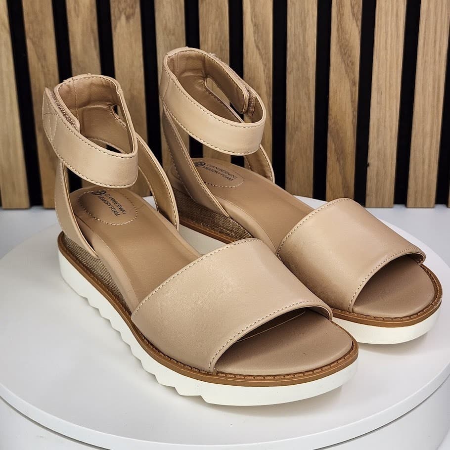 NEW - Giani Bernini Constancia Women’s Wedge Sandals Ankle Strap - Size 5.5 M