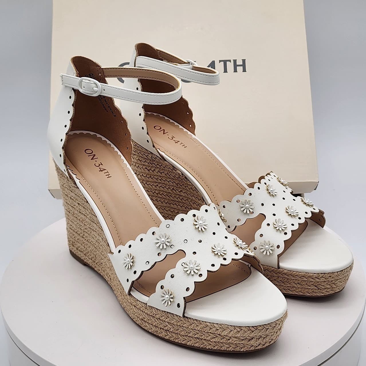 NEW - On 34th Theodore EP White Linen Floral Espadrille Wedge Sandals Size 9.5M