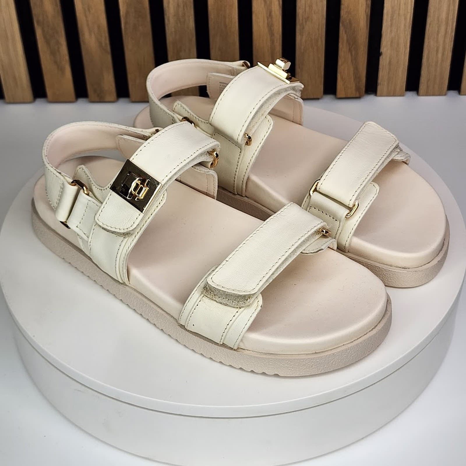 NEW - Steve Madden Mona Women’s Slingback Footbed Sandals Leather - Size 8