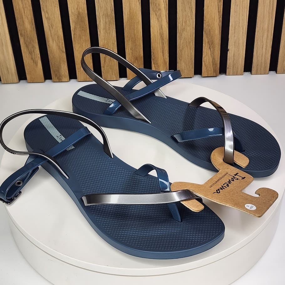 NEW - Ipanema Fashion Sandal VIII Fem Women’s Blue Silver Sandals Size 10