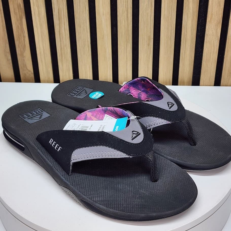 NEW - REEF Fanning Women’s Flip Flop Black/Grey Beach Sandals Size 11