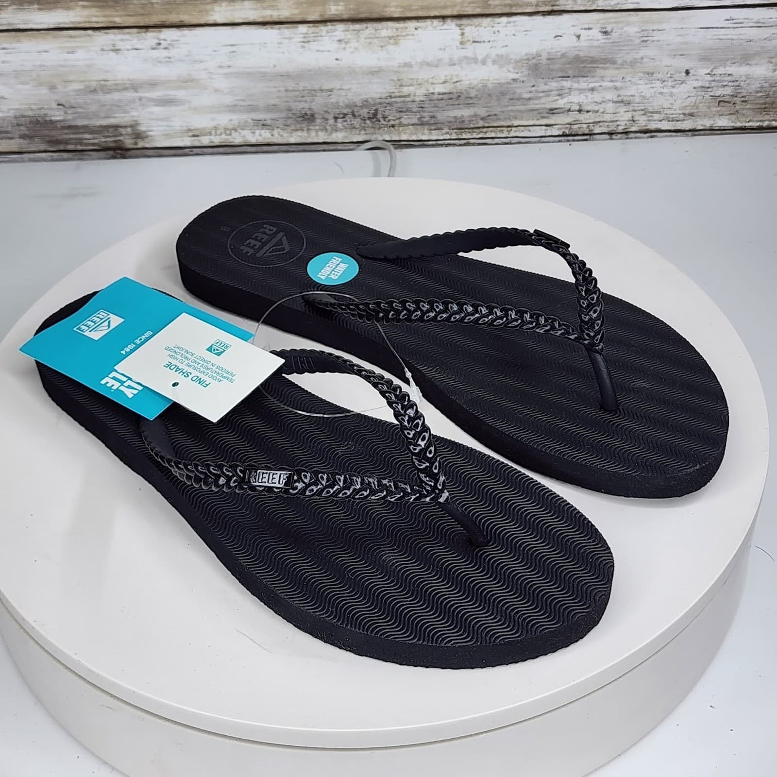 NEW - REEF Seaside Women’s Black Thong Sandals Water Friendly Flip Flops Size 8
