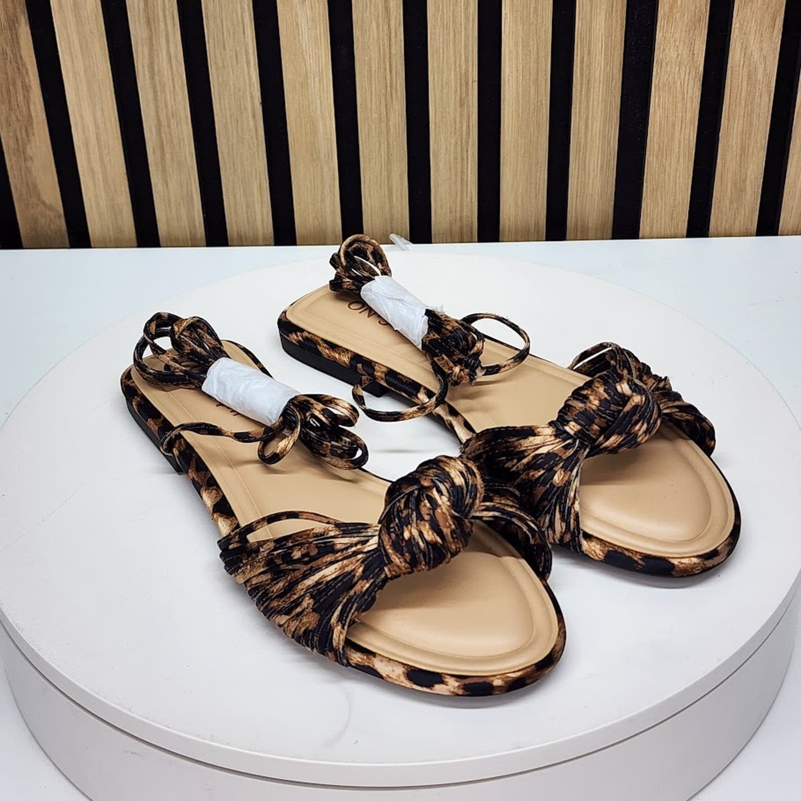 NEW - On 34th Jenniee Women’s Leopard Print Lace Up Flat Sandals Size 8.5