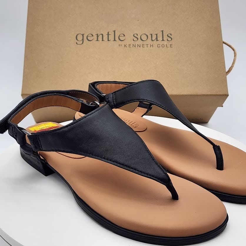 NEW Gentle Souls by Kenneth Cole Holly Black Leather Thong Sandals Size 8.5M