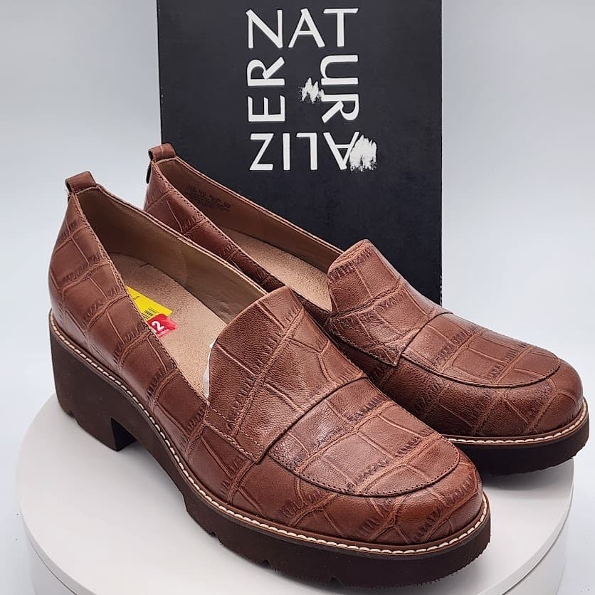 NEW Naturalizer Darry English Tea Croc Embossed Leather Loafers Women's Size 12M