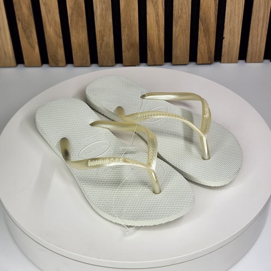 NEW - Ipanema Solar Colors Women’s Flip Flop Sandals Size 6