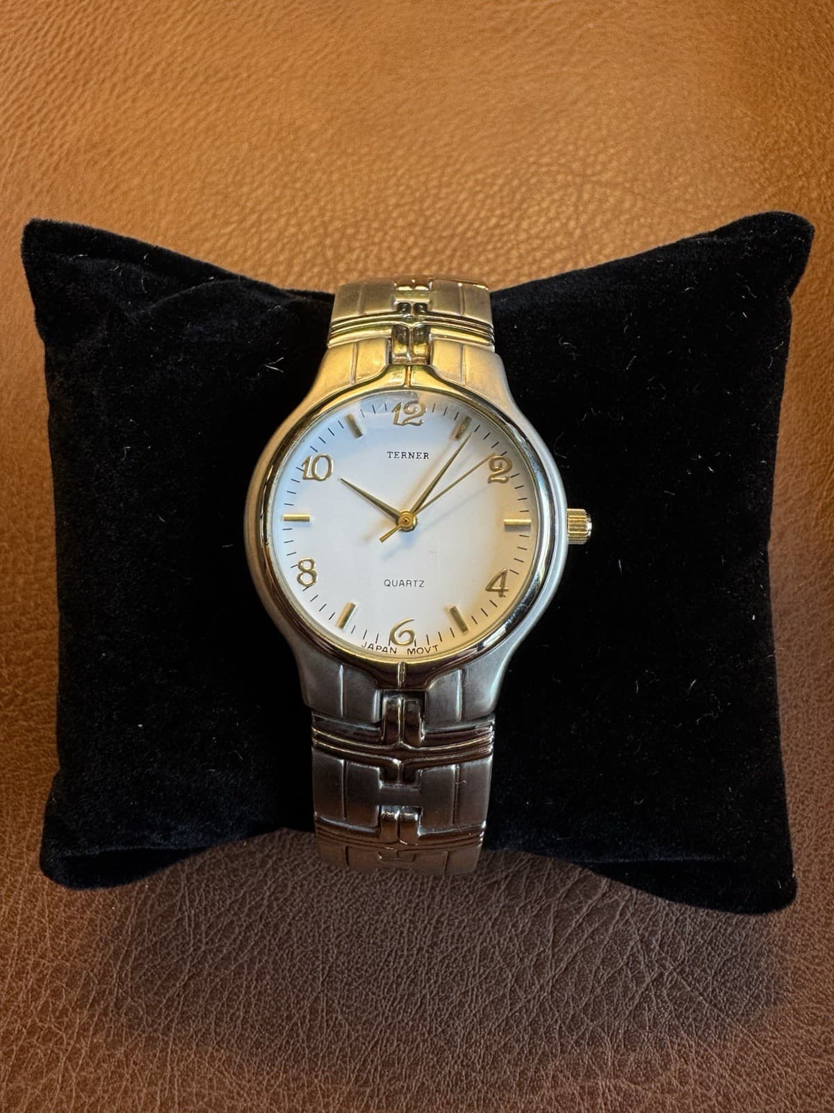 New Bijoux Terner K-7600-10G 31mm Quartz Watch Silver Tone Bracelet