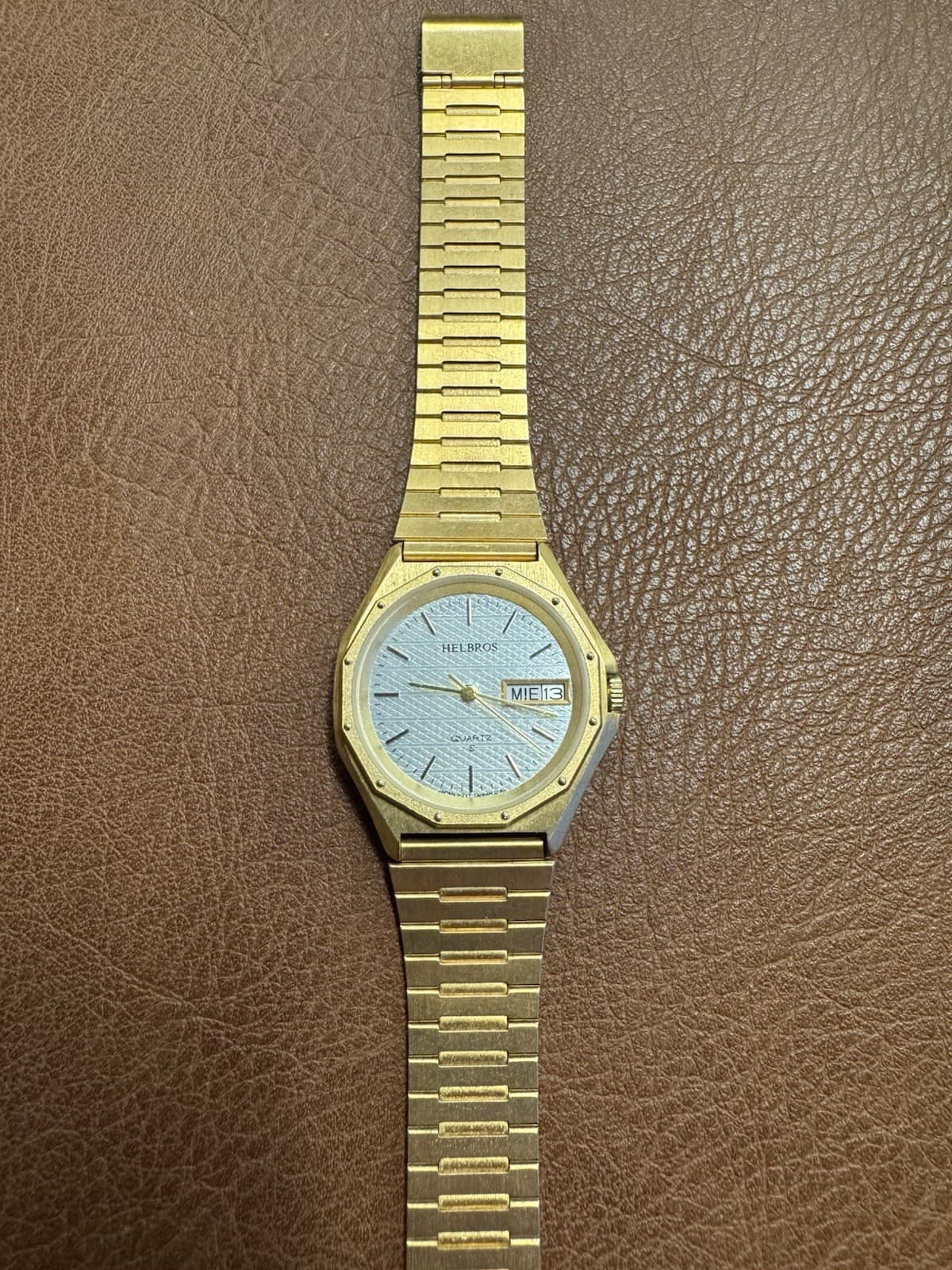 Vintage HELBROS Gold Tone Quartz Watch Day Date Dodecagonal Bezel 35.5mm