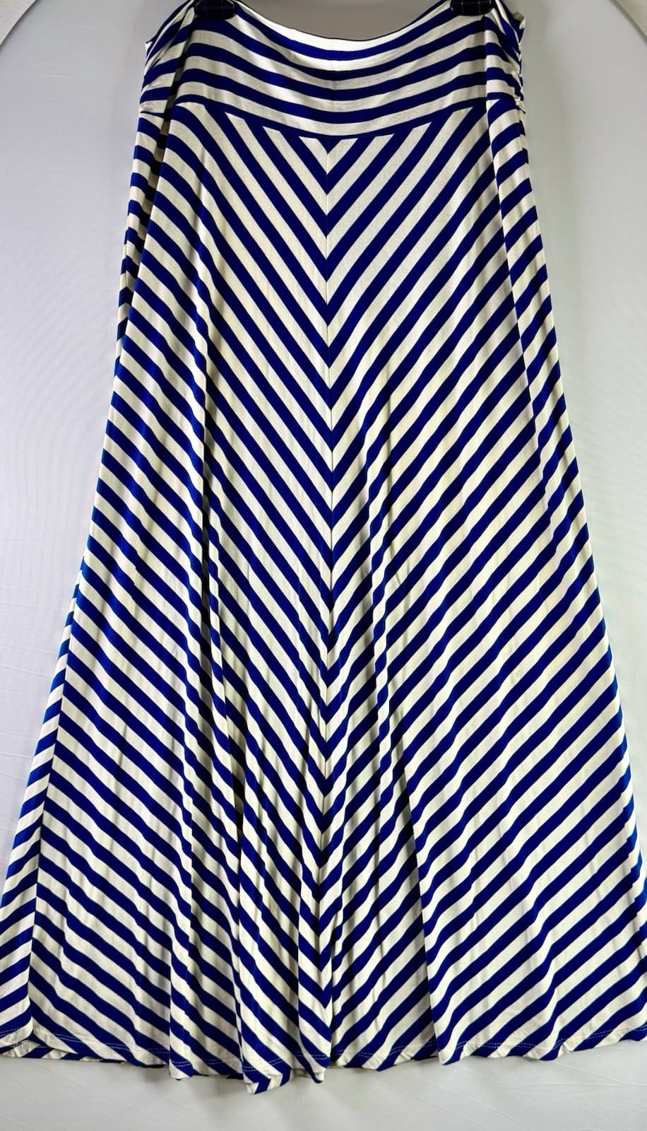 Women Maxi A-line skirt.