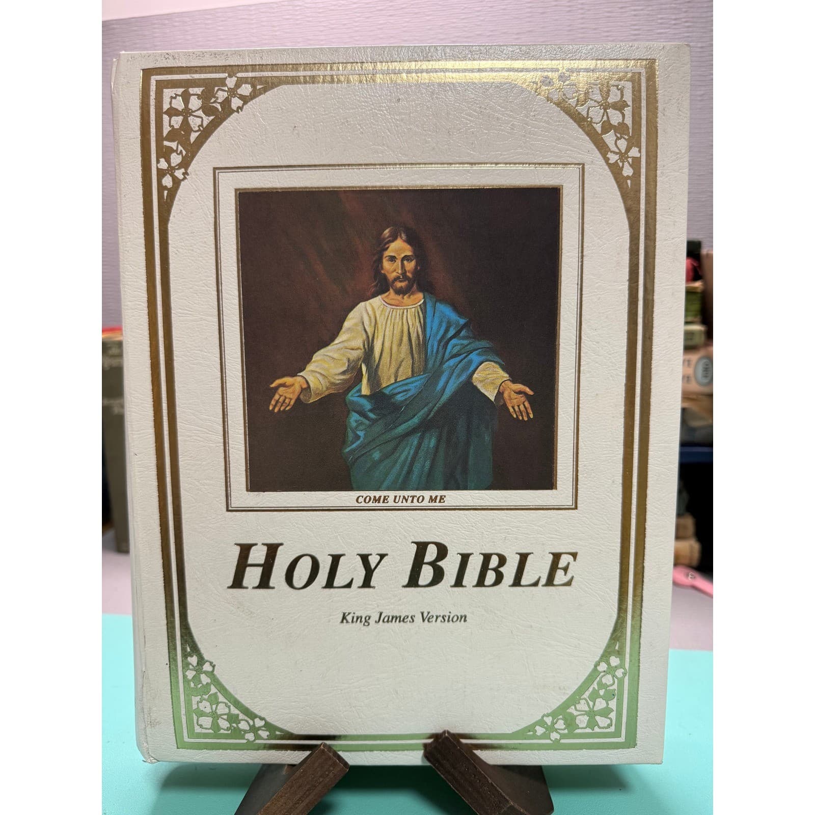 Vintage Holy Bible King James Version Come Unto Me Edition White Gold Gilded