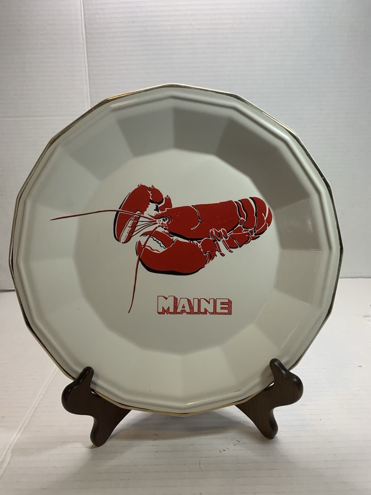 Vintage 1970s Maine Lobster Souvenir Collector Plate 10” White Red w/ Gold Trim