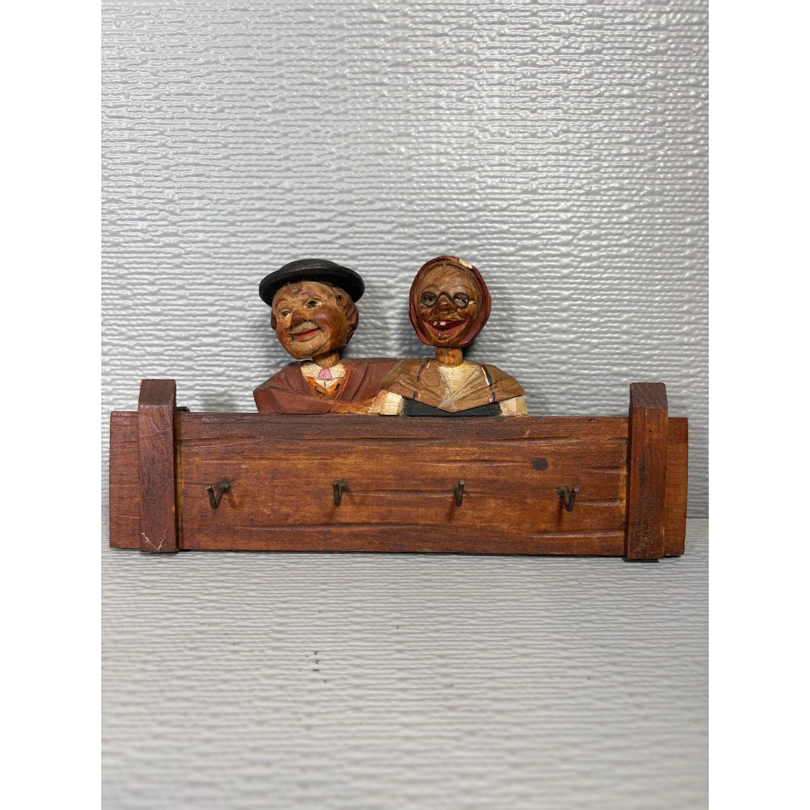 Vintage Hand Carved Wood Wall Key Rack Folk Art Elderly Couple 4 Hooks 8 Inch