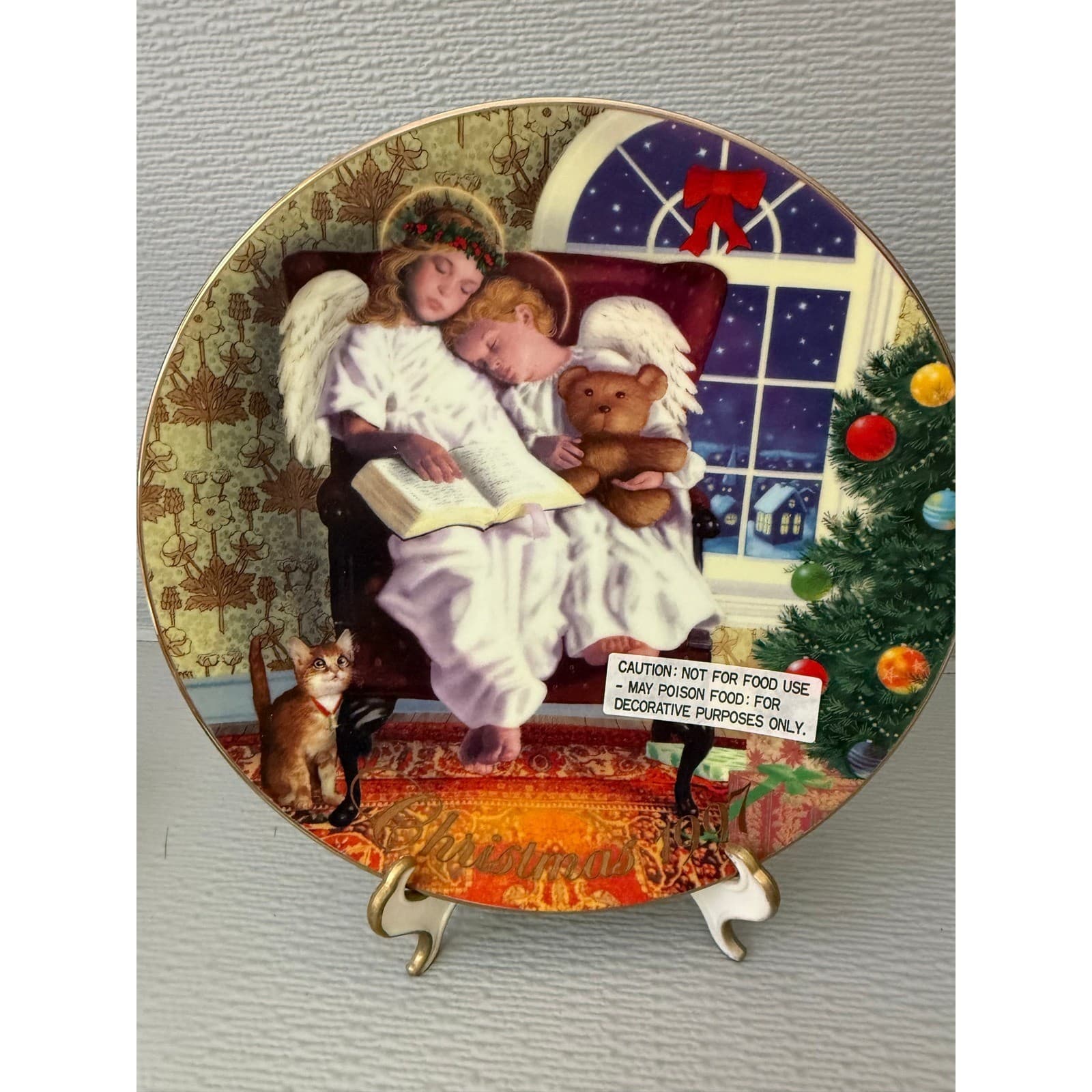 Avon 1997 Heavenly Dreams Christmas Plate Michael Garland 22K Gold Trim 8"