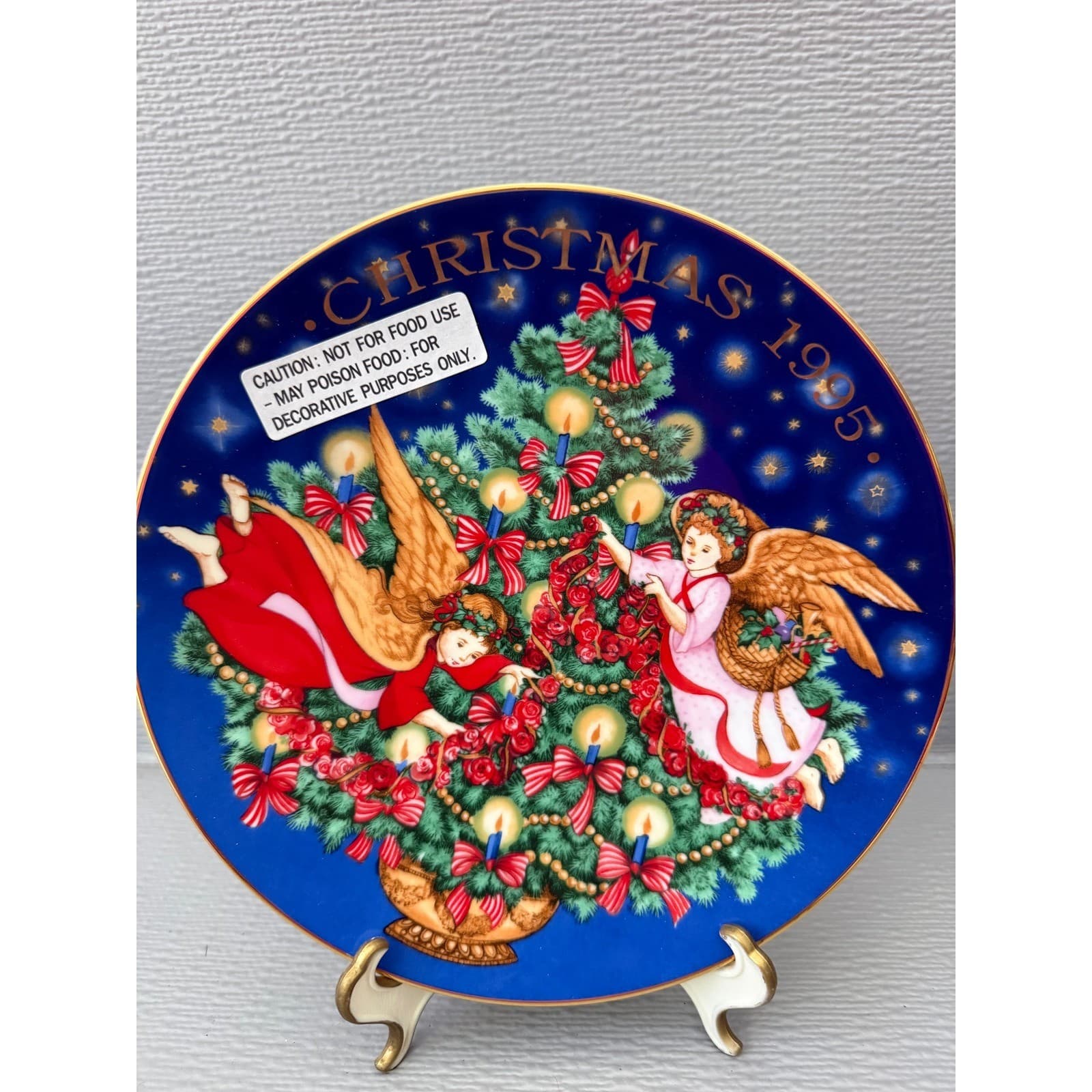 Avon 1995 Christmas Plate Trimming The Tree Peggy Toole 22K Gold Trim 8 inch