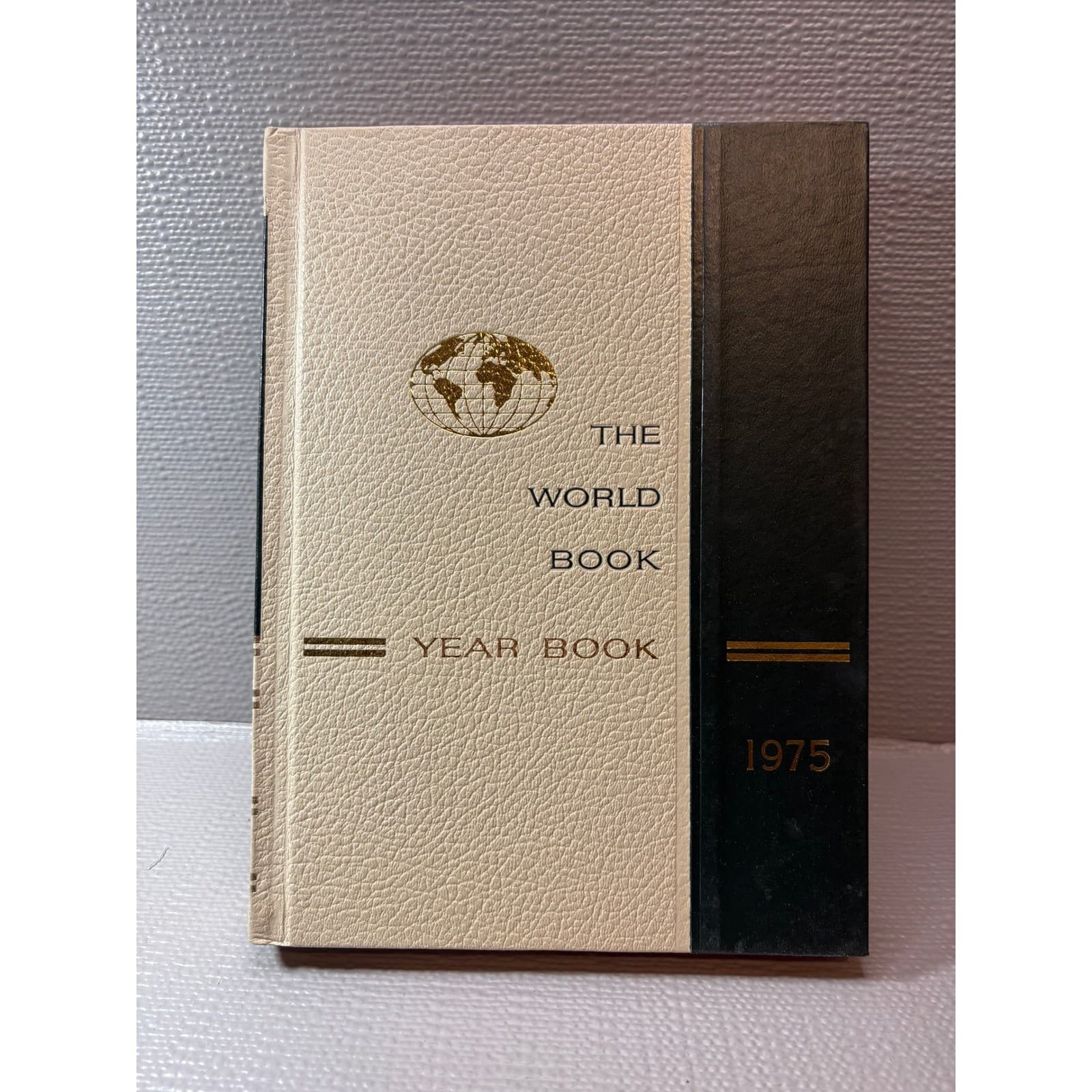 Vintage 1975 The World Book Year Book Annual Supplement Hardcover Vintage 1970s