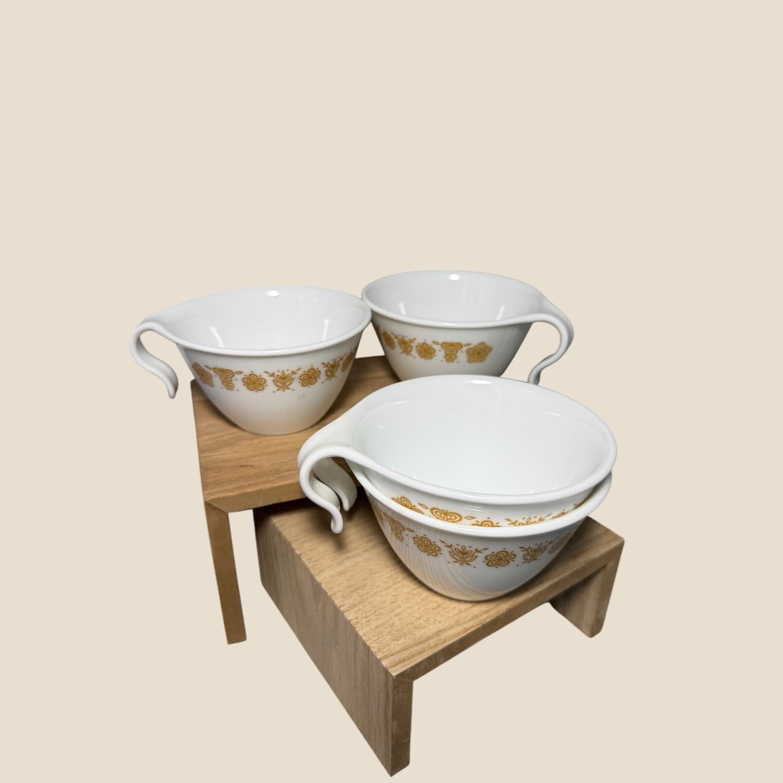 Corelle Butterfly Gold Teacups Set of 4 Vintage Corning White Gold Hook Handle