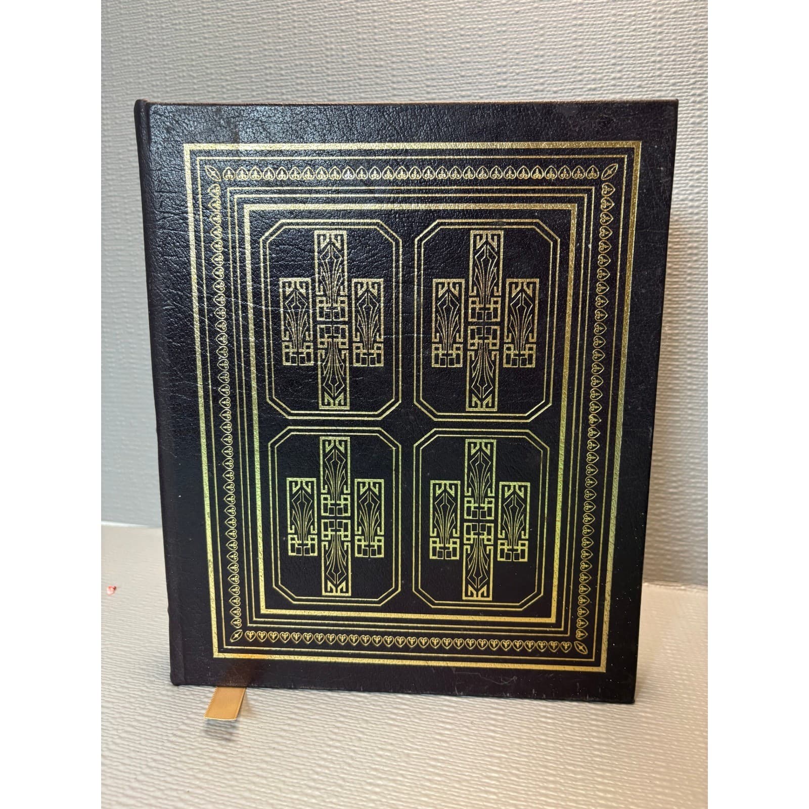 The New Illustrated Companion to the Bible J.R. Porter Gold Art Deco Hardcover
