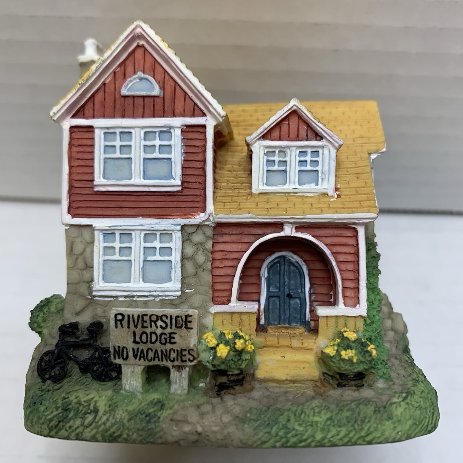 VTG Liberty Falls “Riverside Lodge” The Americana Collection 1999 AH183 Vintage