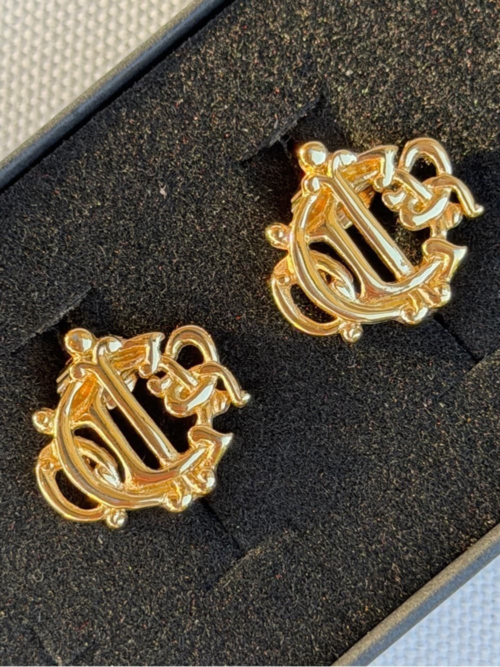 CHRISTIAN DIOR Vintage Crest Gold Plated Clip On Earrings Statement Piece Rare