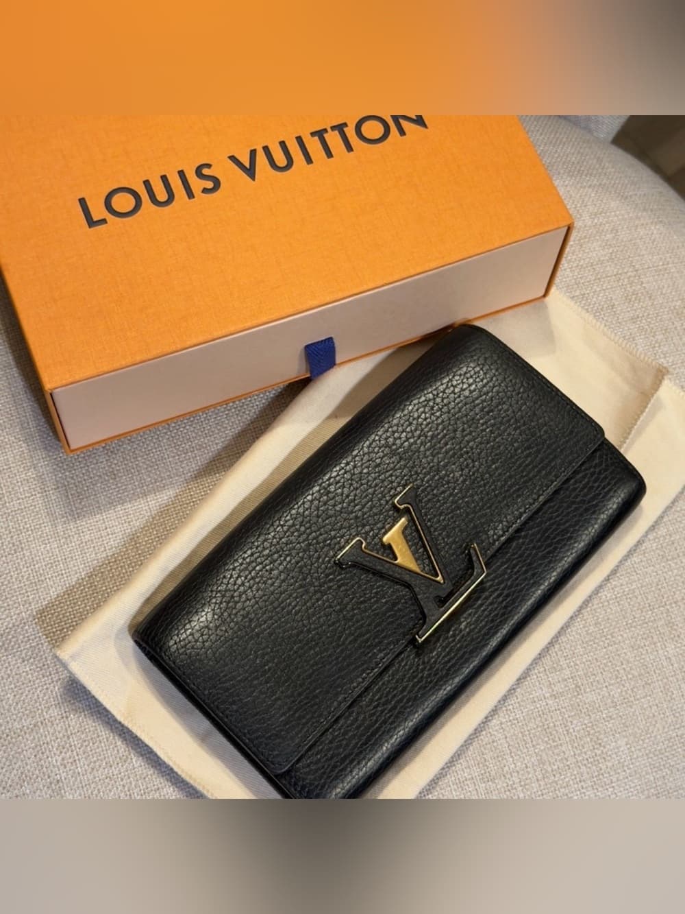 LOUIS VUITTON Capucines Taurillon Black Pink Leather Gold LV Buckle Large Wallet